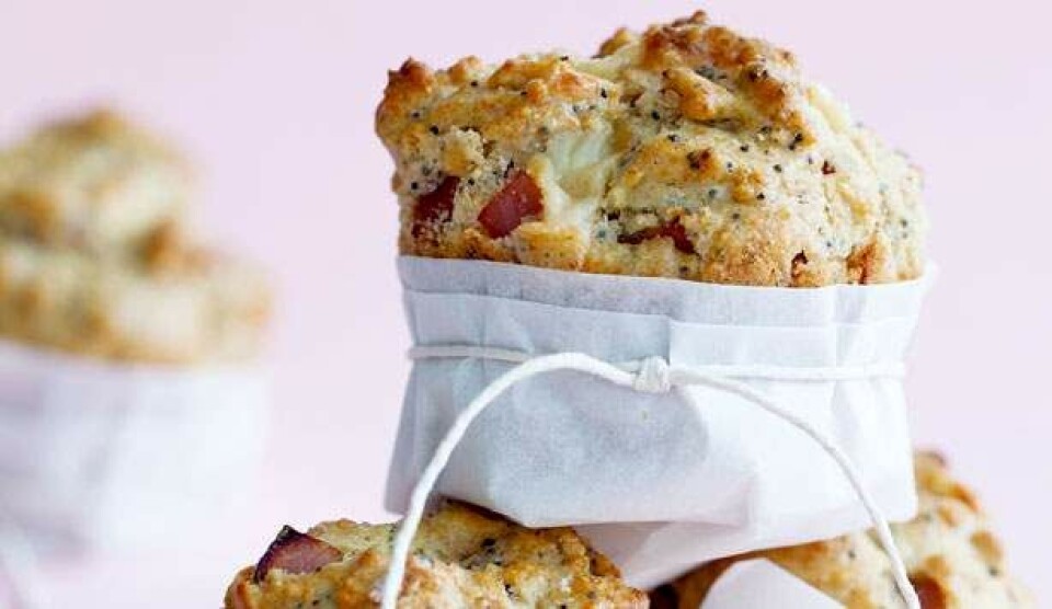Opskrift på muffins med ost og skinke
