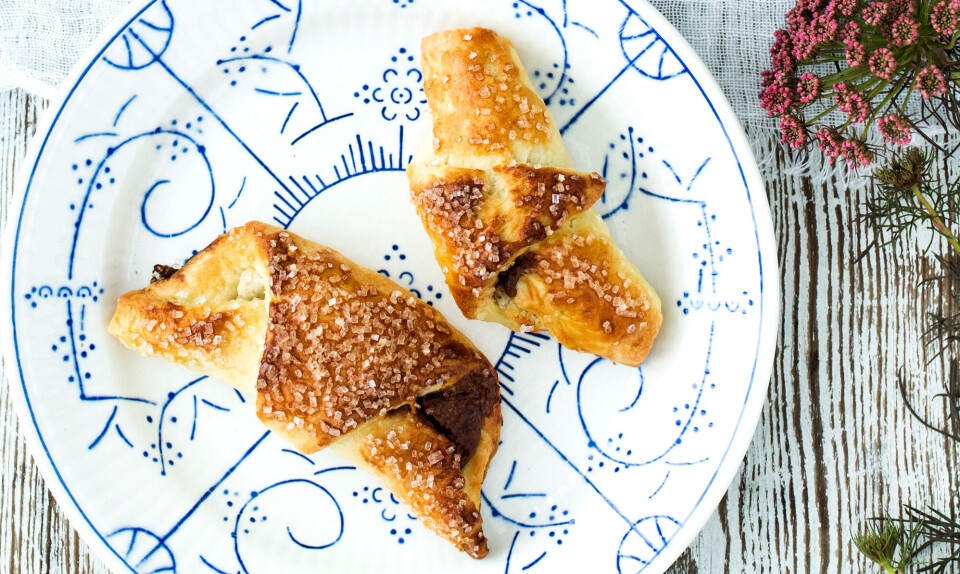 Sådan bager du kærnemælkshorn med nutella