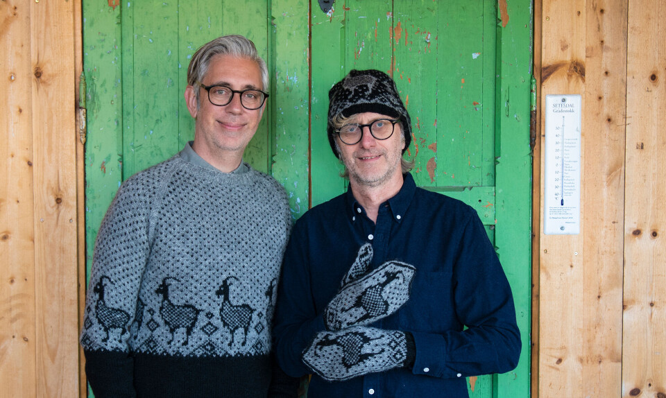 Billede 1 - Strik en ged med Arne & Carlos – og støt Folkekirkens Nødhjælp