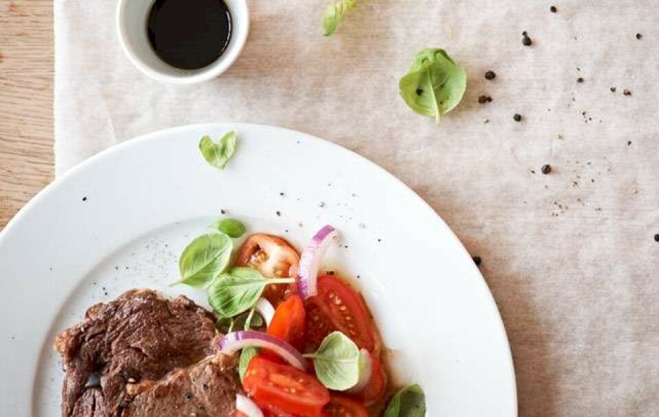Tomatsalat og steak