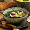 Grønkålssuppe med hamburgerryg og ristede rugbrødspinde