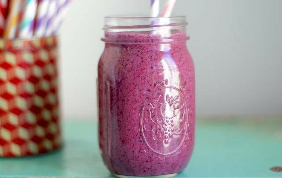 Opskrift på smoothie med mandler og blåbær