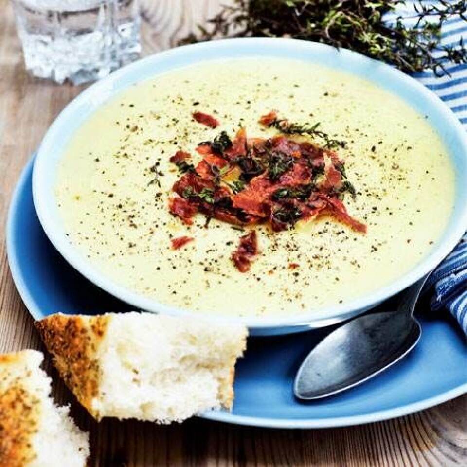 Kartoffel-porre-suppe med parmaskinke