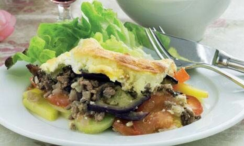 Moussaka med yoghurt-topping