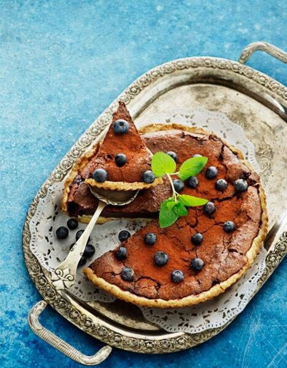 Chokoladetærte med blåbær