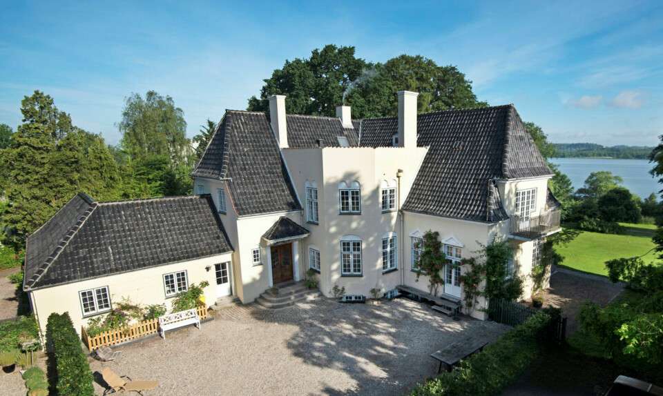 Matador villa i Holte til salg.