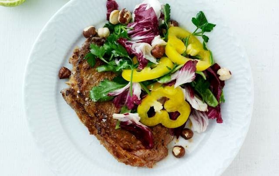 Pestokotelet med radicchio-salat