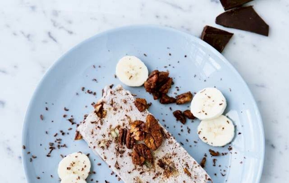 Få opskriften på kokos-banan-parfait