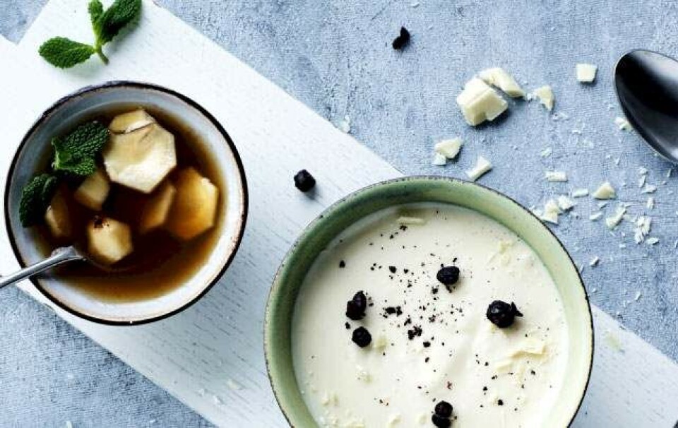 Hvid chokolademousse med syltede jordskokker