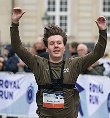 SE VIDEOERNE: Prins Christian løber Royal Run