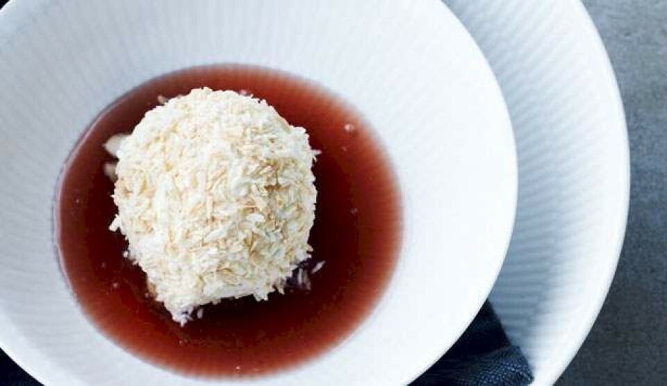 Opskrift på kokosis med hibiscussuppe