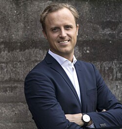 Christian Arnstedt er ude: Overdrager sin plads