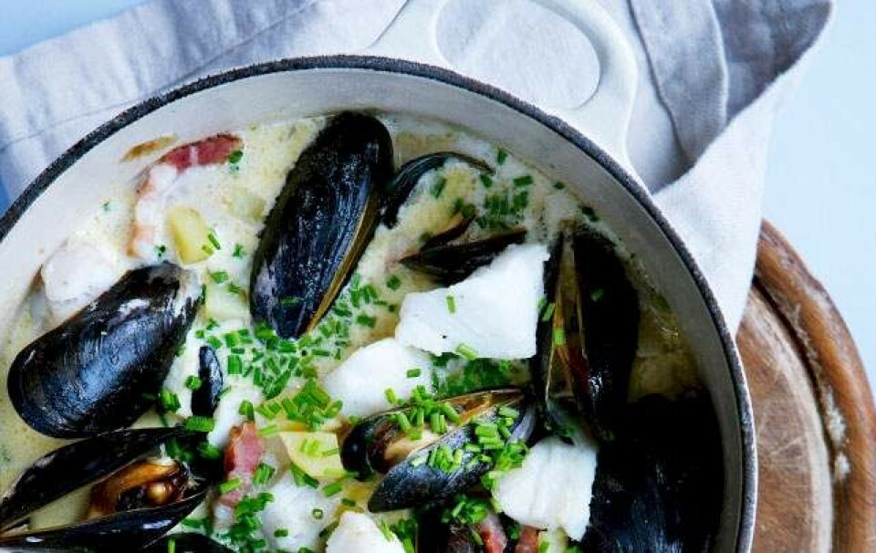 Clam chowder med torsk, muslinger og bacon