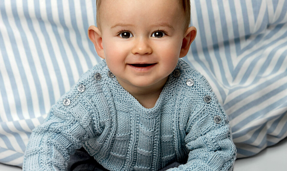 Babybluse i vrangmønster fra Hendes Verden