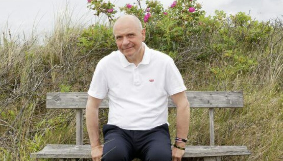 Billede 4 - – Jeg går meget og naturen herude er perfekt til det, siger Søren, som er i topform. (Foto: Niels Henrik Dam)