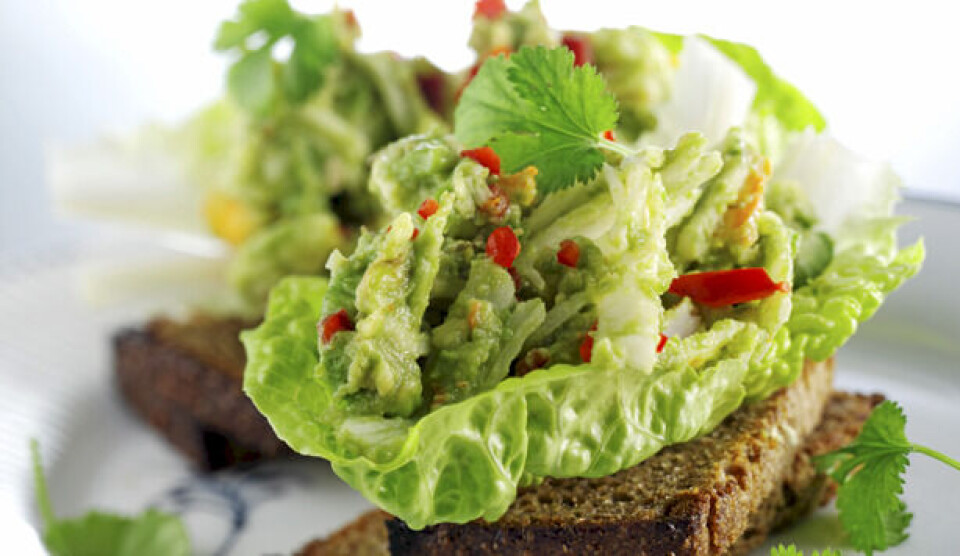 Opskrift på hjertesalat med avocado-krabbe-mos