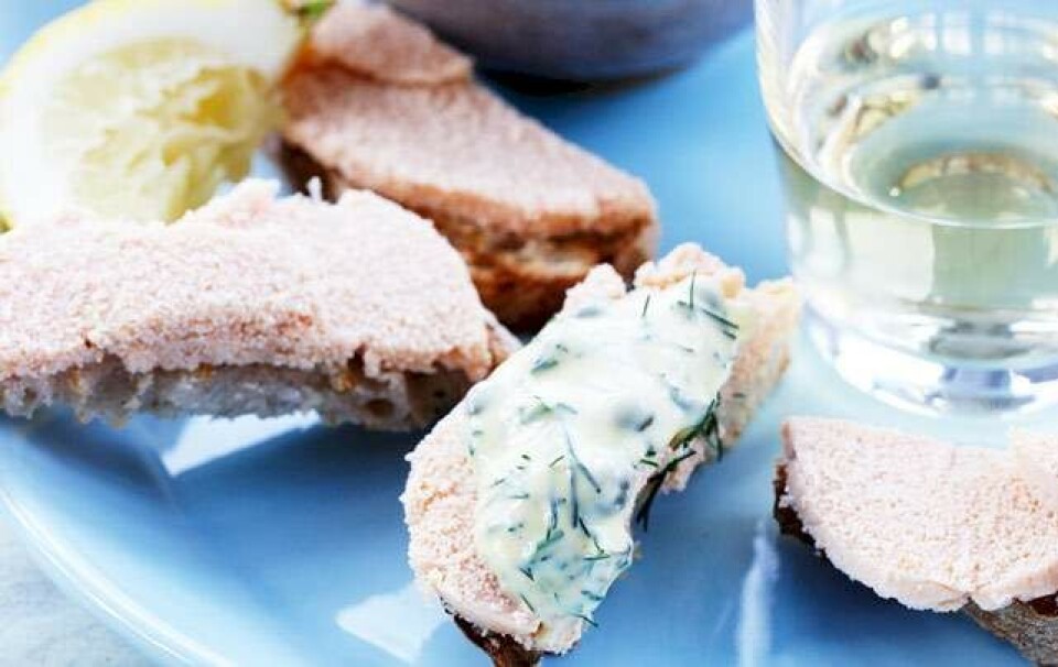 Ristede brødhapsere med torskerogn og sauce tatare