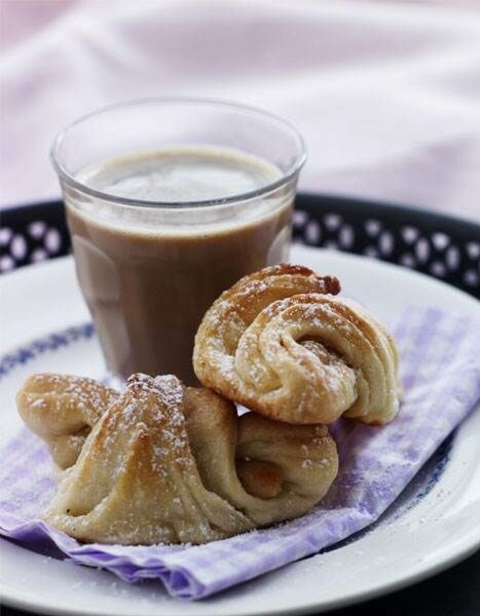 Små croissanter med marcipan