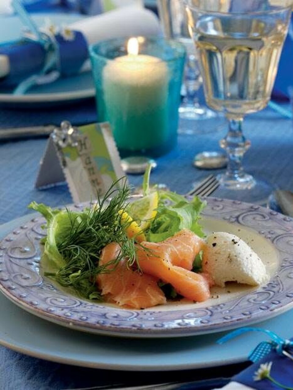 Røget laks med feta-urtemousse