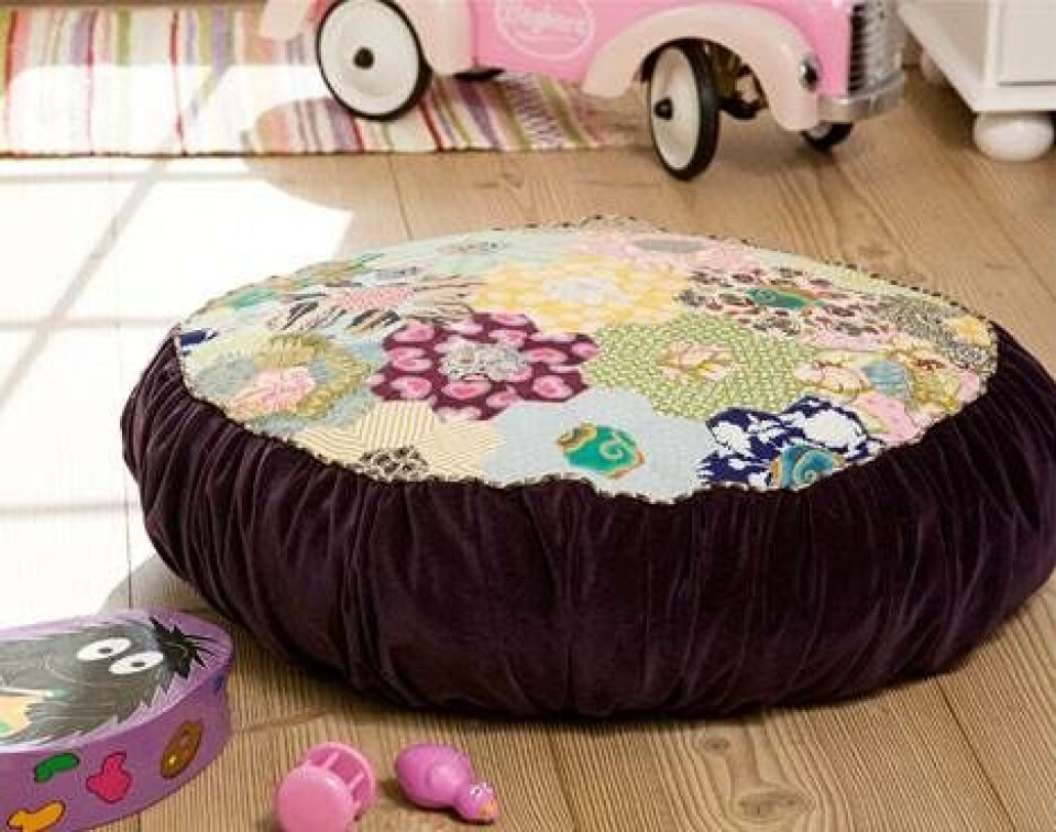 Flot gulvpude i patchwork fra Hendes Verden