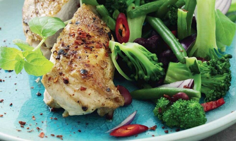 Kylling med bønnebroccolisalat