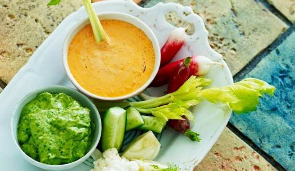 Opskrift på crudité med avocadodip og gojibærdip