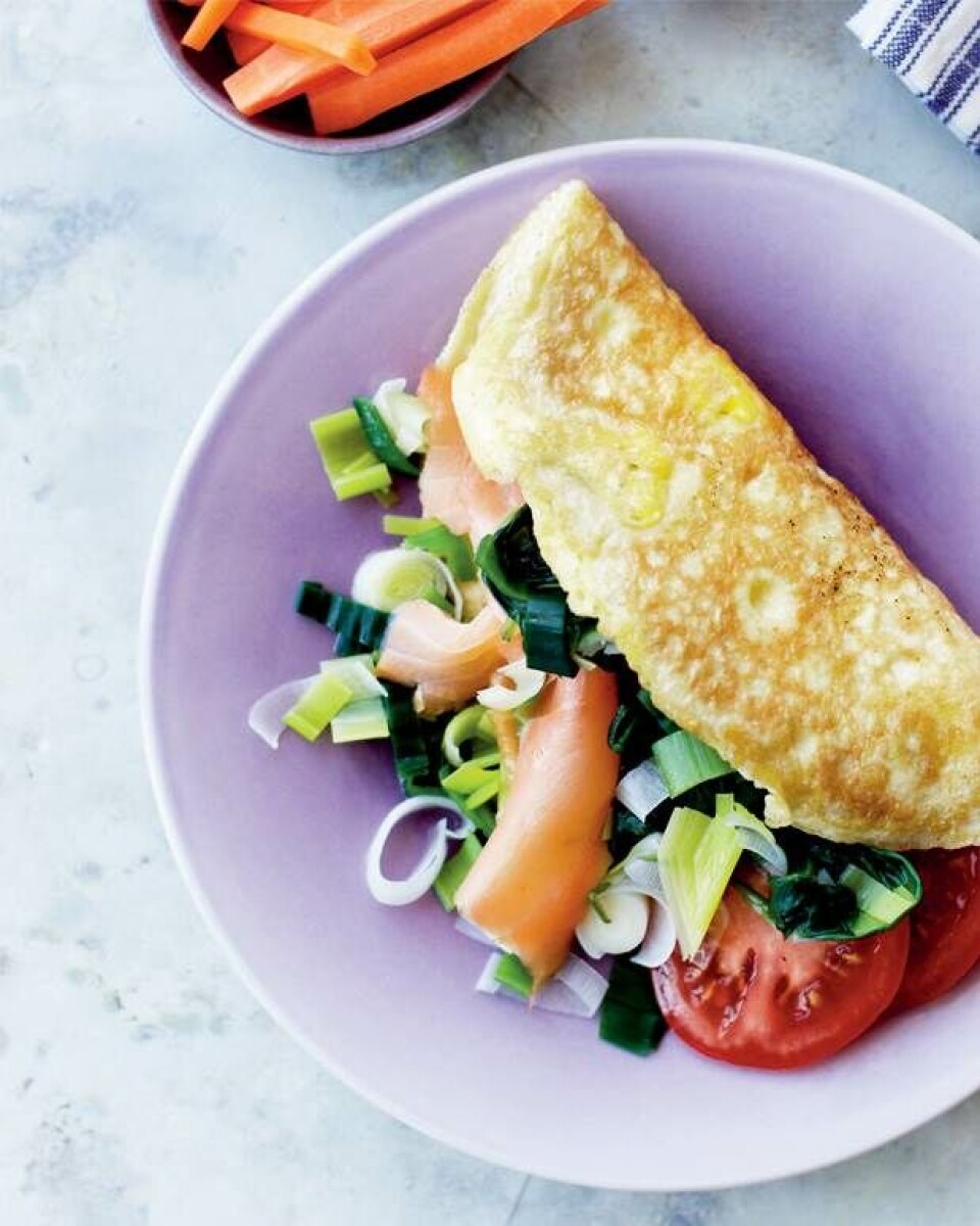 Omelet med spinat og røget laks
