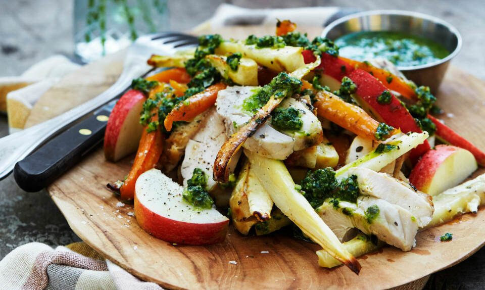 Salat med rodfrugter og kylling