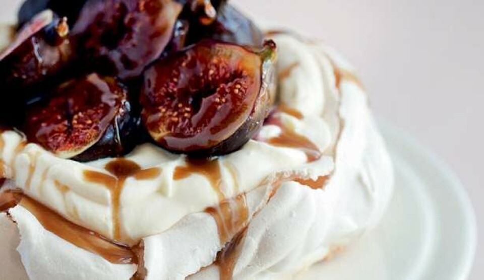 Opskrift på marengs med karamelsauce og figner