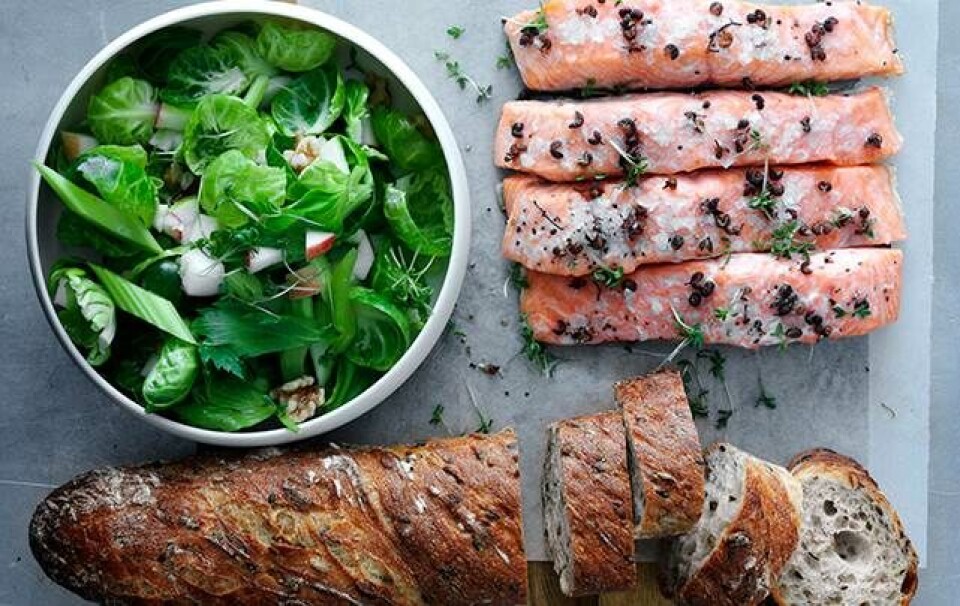 laks med sichuanpeber & sprød salat