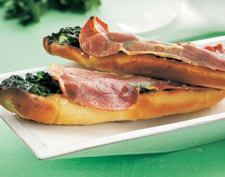 Spinat- og skinkebrød