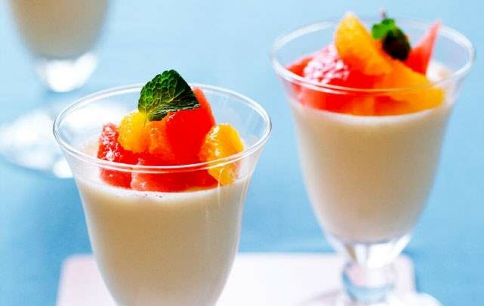 Opskrift på panna cotta med marinerede citrusfrugter