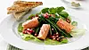 Opskrift: Salat med varmrøget laks