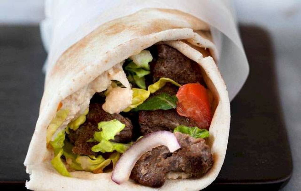 Opskrift på shawarma i tyrkisk fladbrød med humus