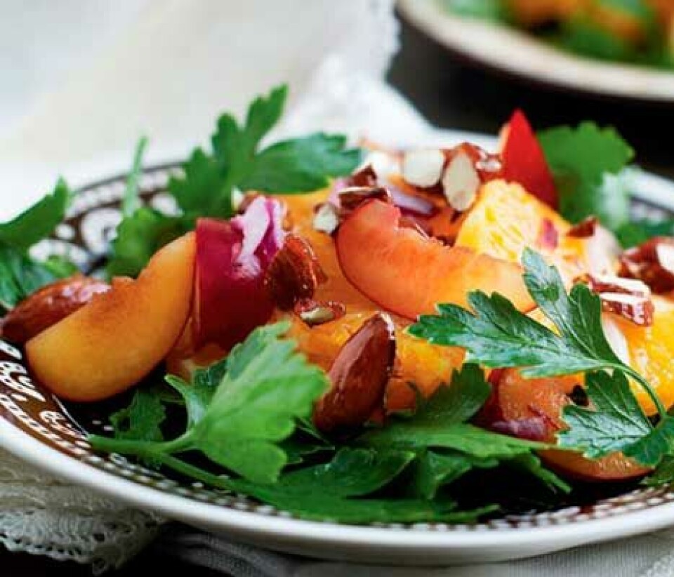 Salat med blommer og chilimandler