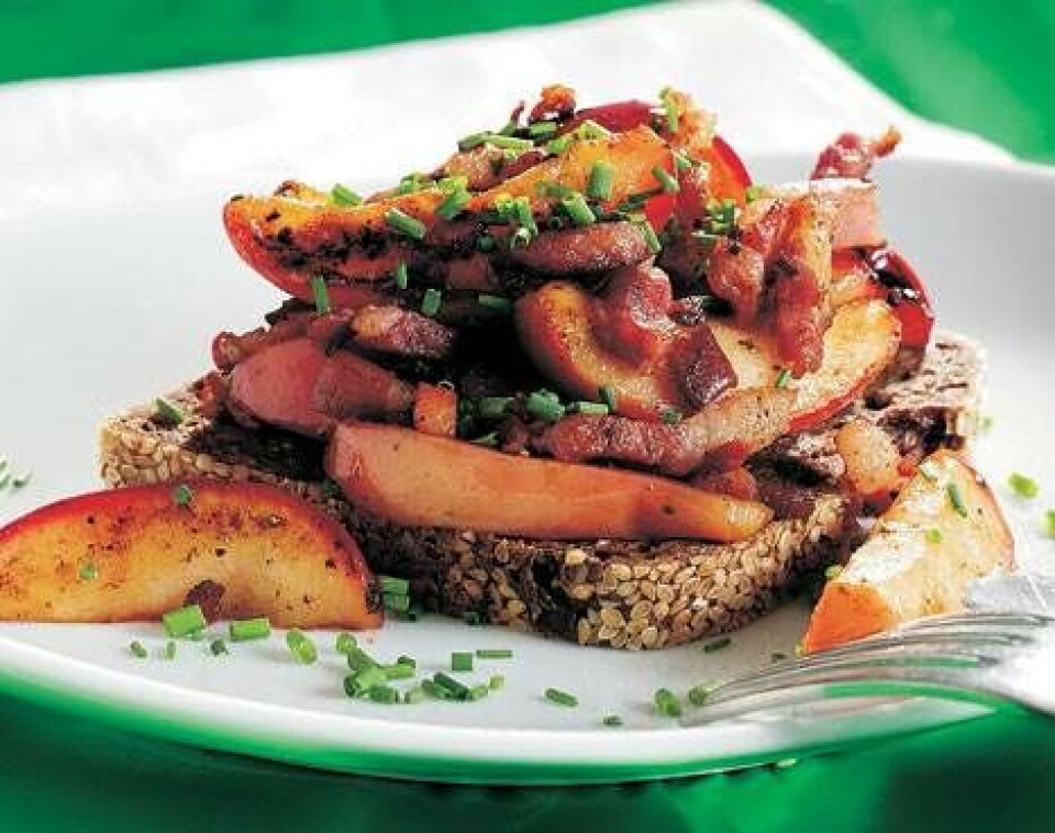 Stegte pigeoner med bacon