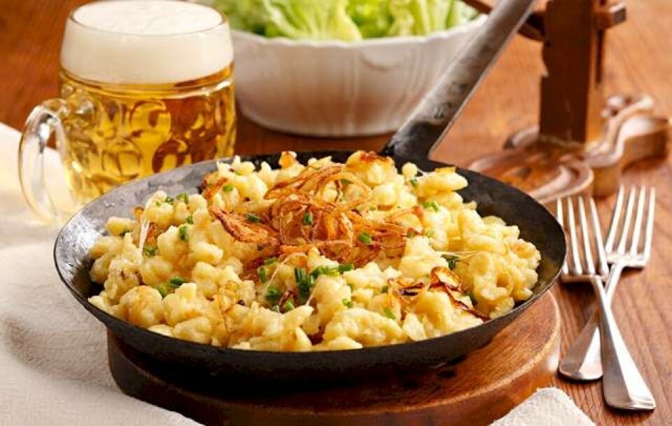 Få opskrifterne på de østrigske specialiteter: Käsespätzle, Apfelstrudel og Kaiserschmarren