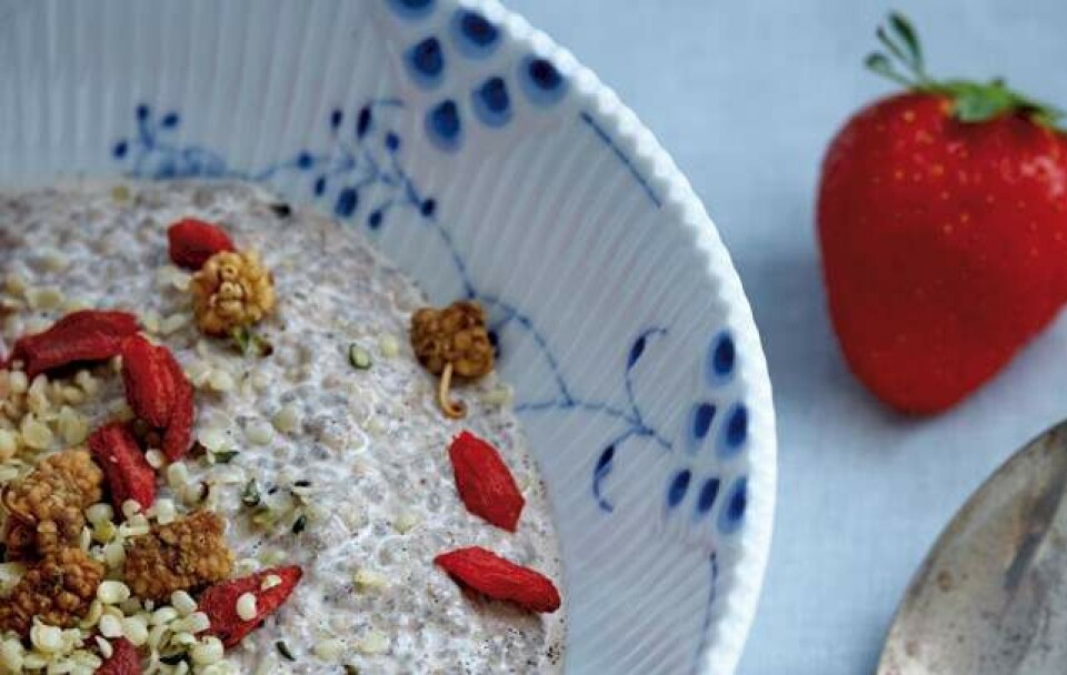 Få opskriften på karamel-chia-budding