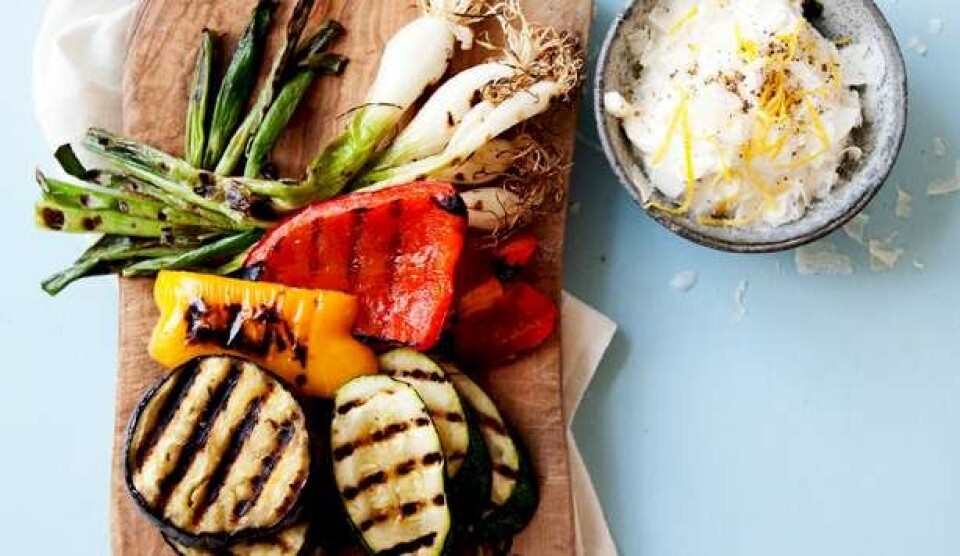 Opskrift på grillede grøntsager med mascarpone-parmesancreme