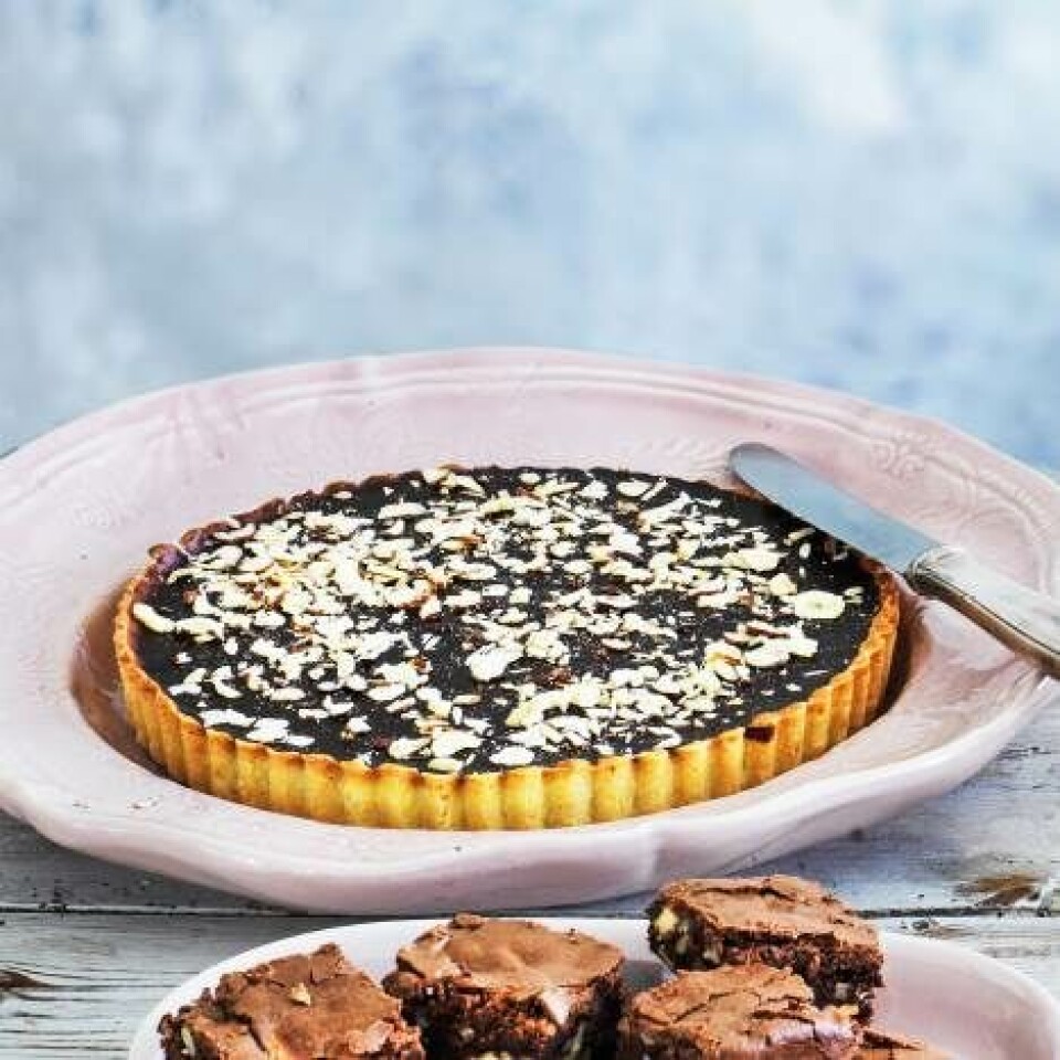 Chokoladetærte med hasselnødder