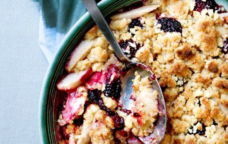 Opskrift på pærer –brombær crumble