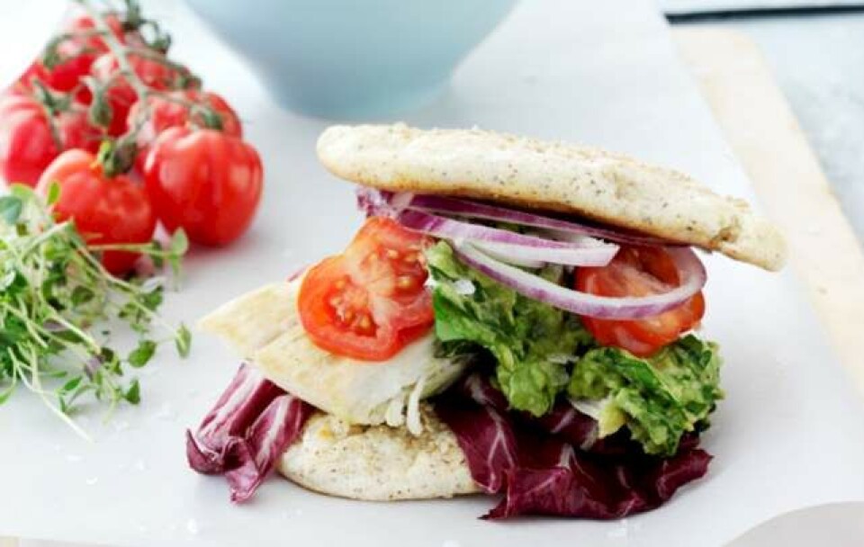 Kulhydratfattig kyllingeburger med auberginefritter
