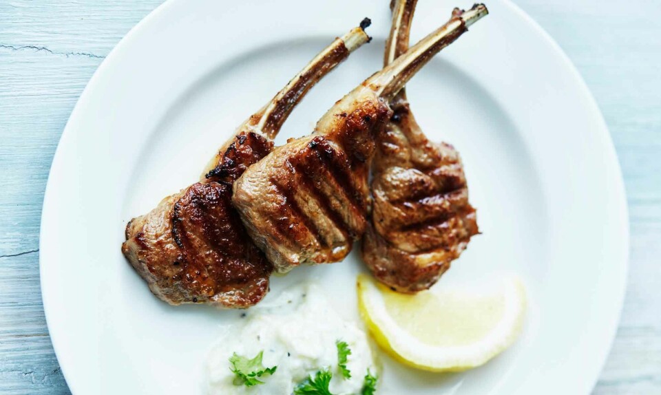 Grillede lammekoteletter med squash-tzatziki