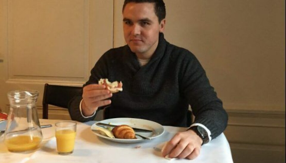 Frederik Ingolf Lundberg fra 'Robinson', da han kæmpede med sygdommen rygsøjlegigt (Foto: privat)