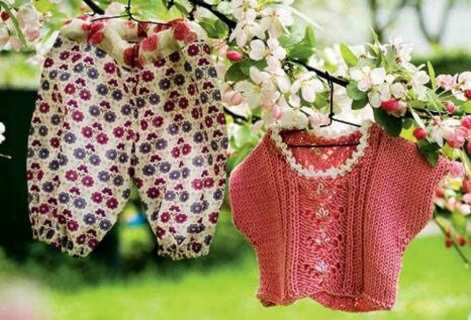 Pludderbukser og rosa bluse til Build-a-Bear fra Hendes Verden