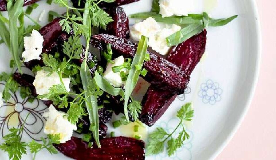 Opskrift på bagte rødbeder med feta og krydderurter