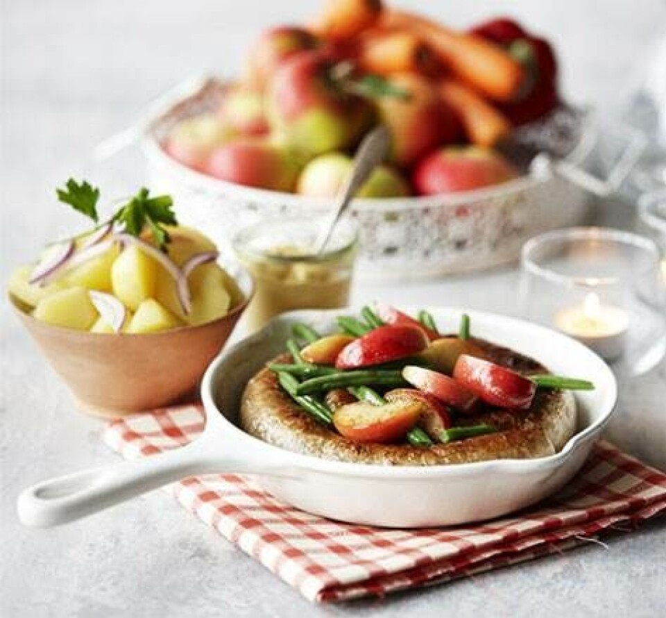 Medister med varm kartoffelsalat