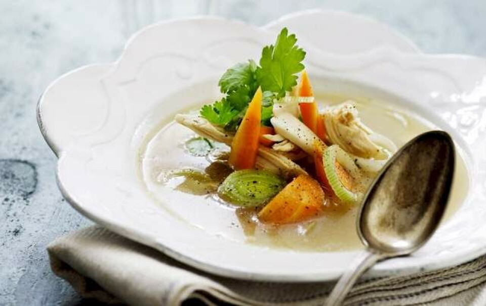 Hønsekødsuppe med rodfrugter og stjerneanis