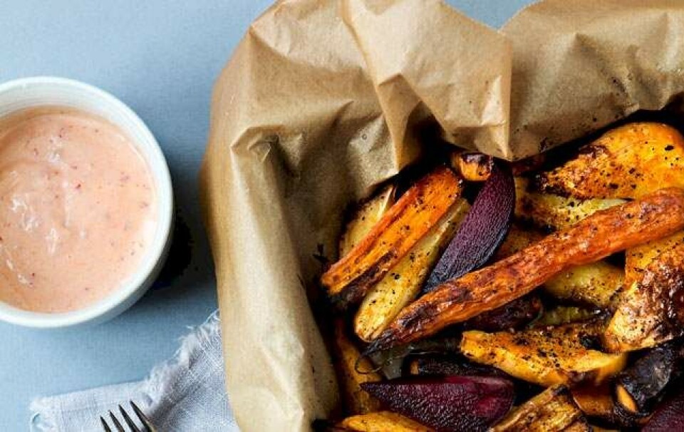 Rodfrugt–fritter med chilimayo