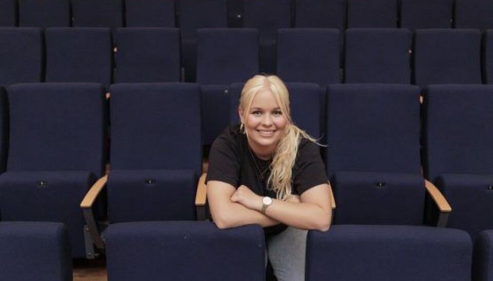 Den glade bagedystdeltager finder ro, hvergang hun er i Esbjerg Musikkonservatorium. (Foto: Klaus Bo Christensen)